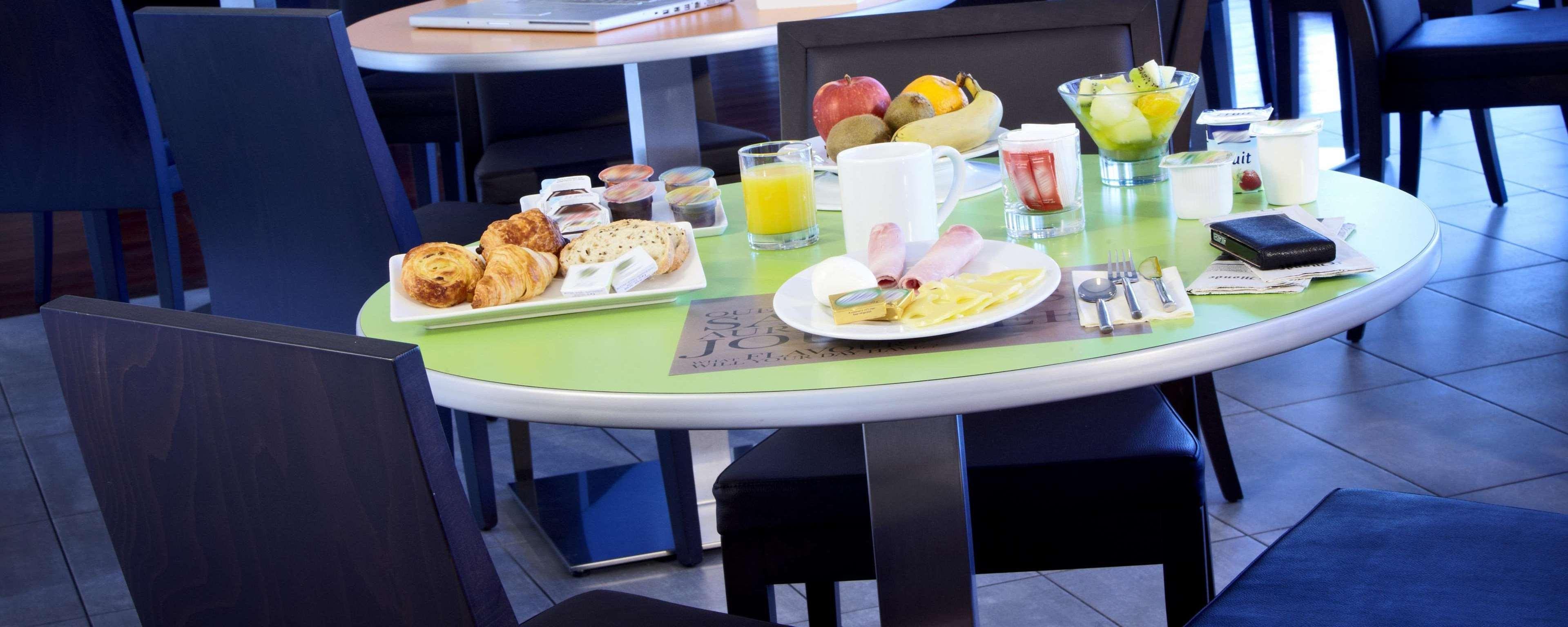 Holiday Inn Express - Marseille Airport, An Ihg Hotel Vitrolles  Exterior foto